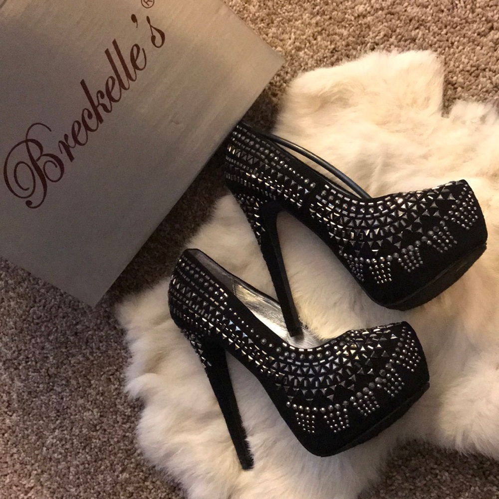 NWT Stud Pumps